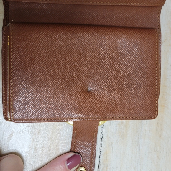 Louis Vuitton Monogram Wallet - Picture 6 of 9